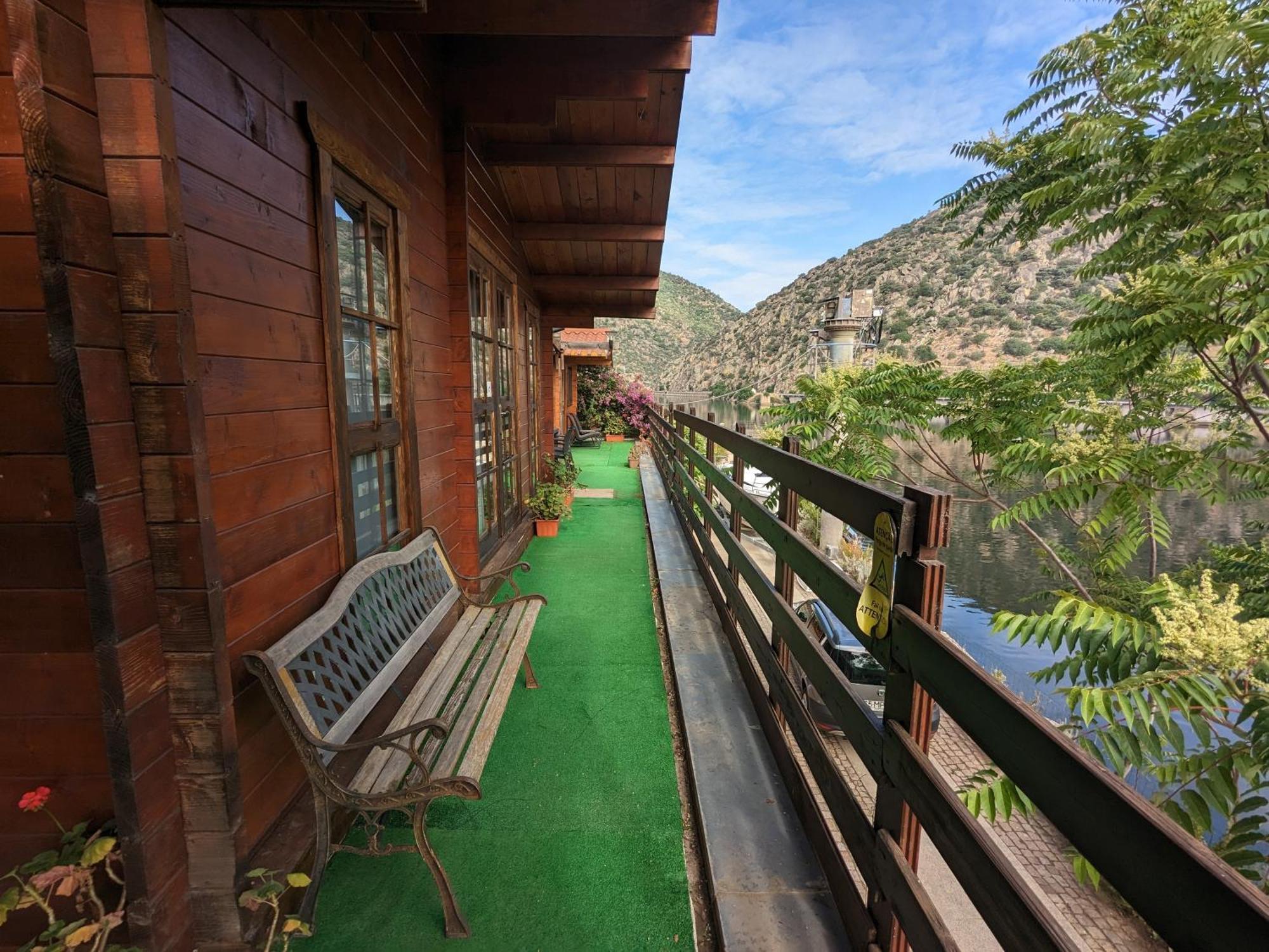 Douro Yacht Charter & Bungalows Sao Joao da Pesqueira Luaran gambar