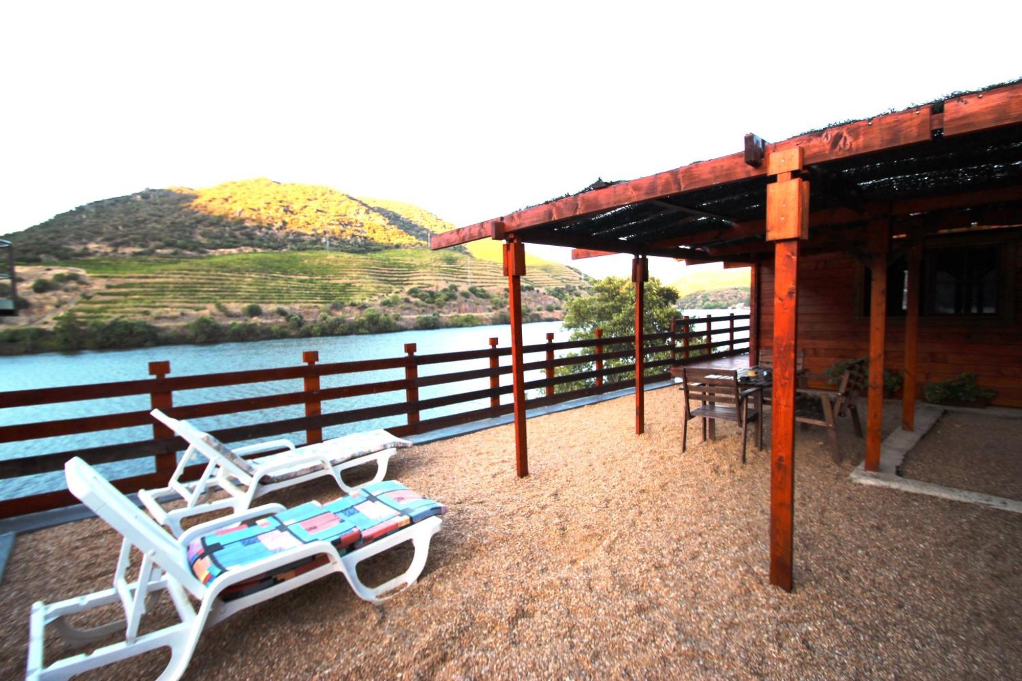 Douro Yacht Charter & Bungalows Sao Joao da Pesqueira Bilik gambar
