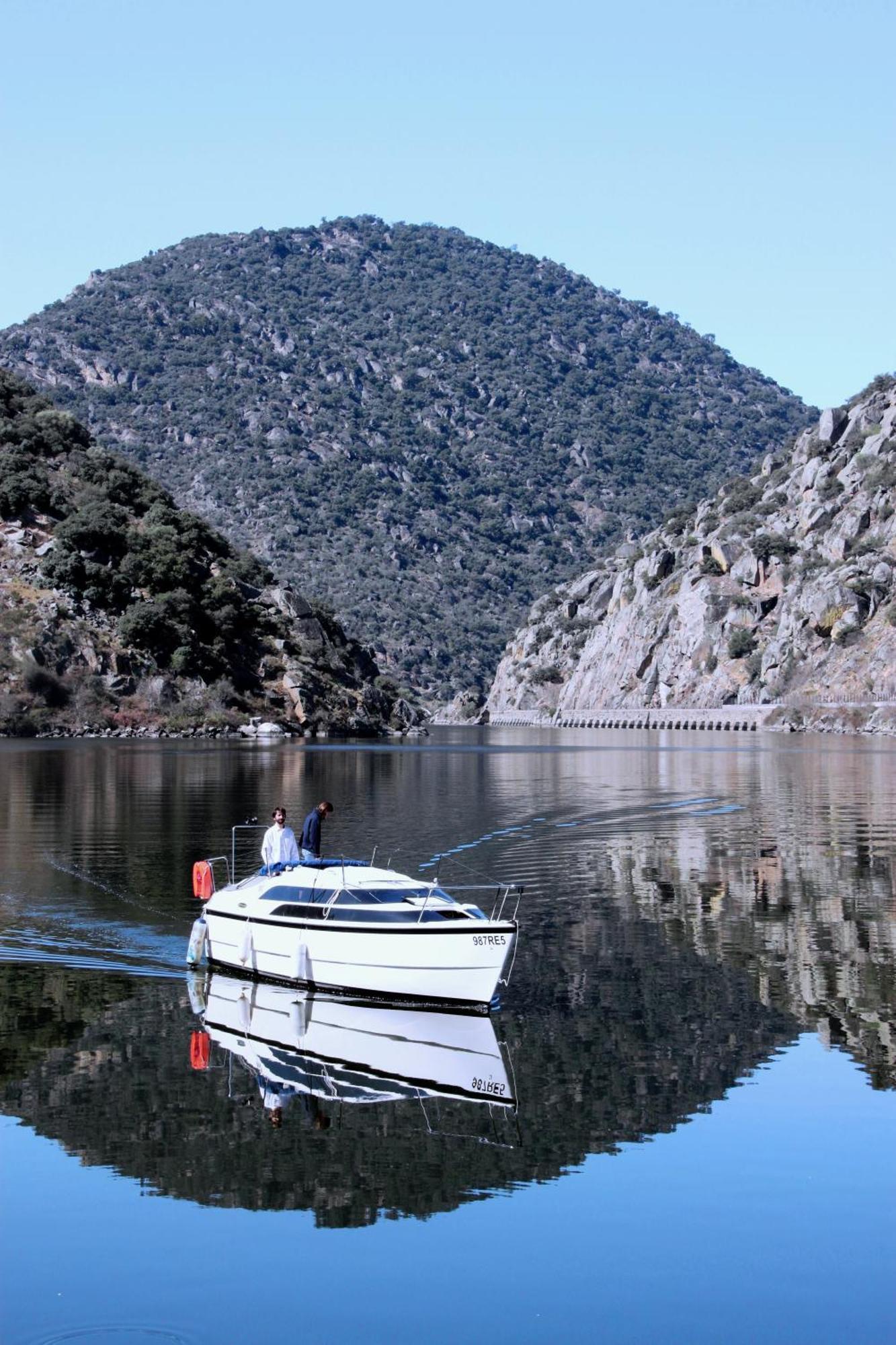 Douro Yacht Charter & Bungalows Sao Joao da Pesqueira Bilik gambar